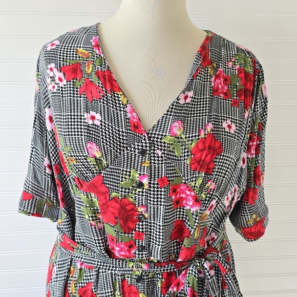 City Chic Houndstooth Plaid Floral Casual Mid Dress Plus Size 18 Red Black - Picture 8 of 8